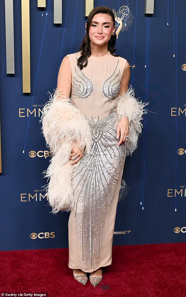 77th Primetime Emmy Awards Begin at Peacock Theater, Showcasing Glamour and Bold Fashion Choices
