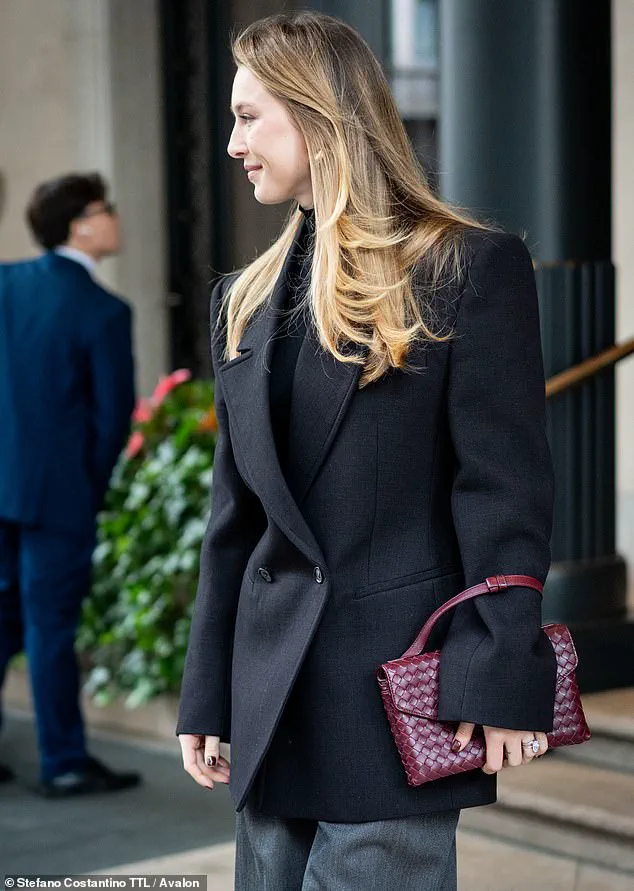 Eve Jobs Makes Striking Fashion Statement at Milan Fashion Week with Casual-Elegant Ensemble