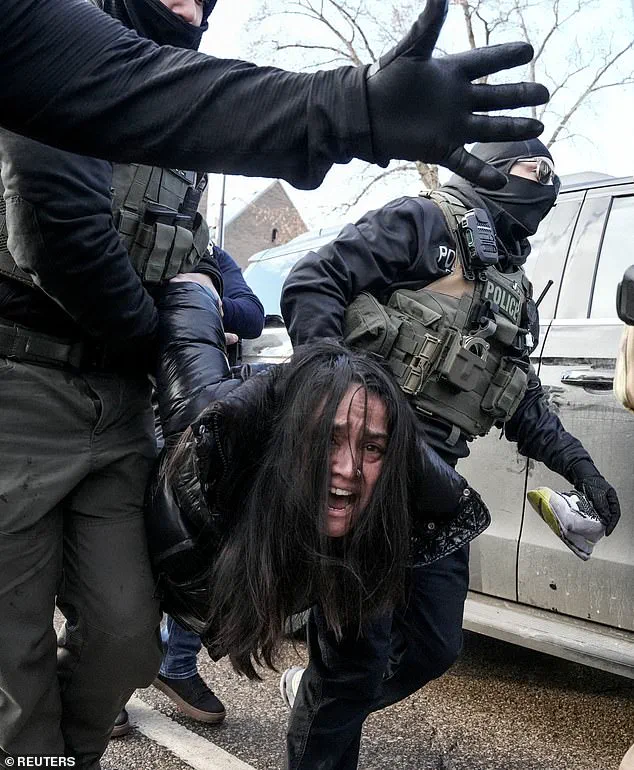 Aliya Rahman's Arrest by ICE in Minneapolis: Witnesses Describe Dramatic Scene as Video Circulates Online