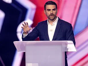 White House Tensions Escalate as Trump Meets with Tucker Carlson, Fueling MAGA Rifts