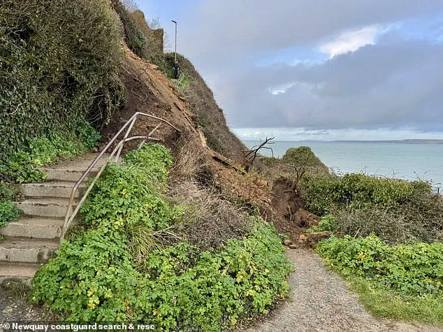 Miraculous Escape: Delivery Driver Narrowly Survives Cliff Collapse in Cornwall with Help from Coastguard and RNLI