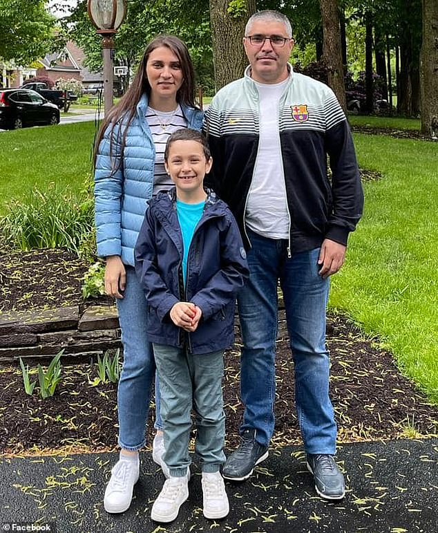 Dangerous Roundabout Traps Legal Drivers in US-Canada Border Detention Crisis