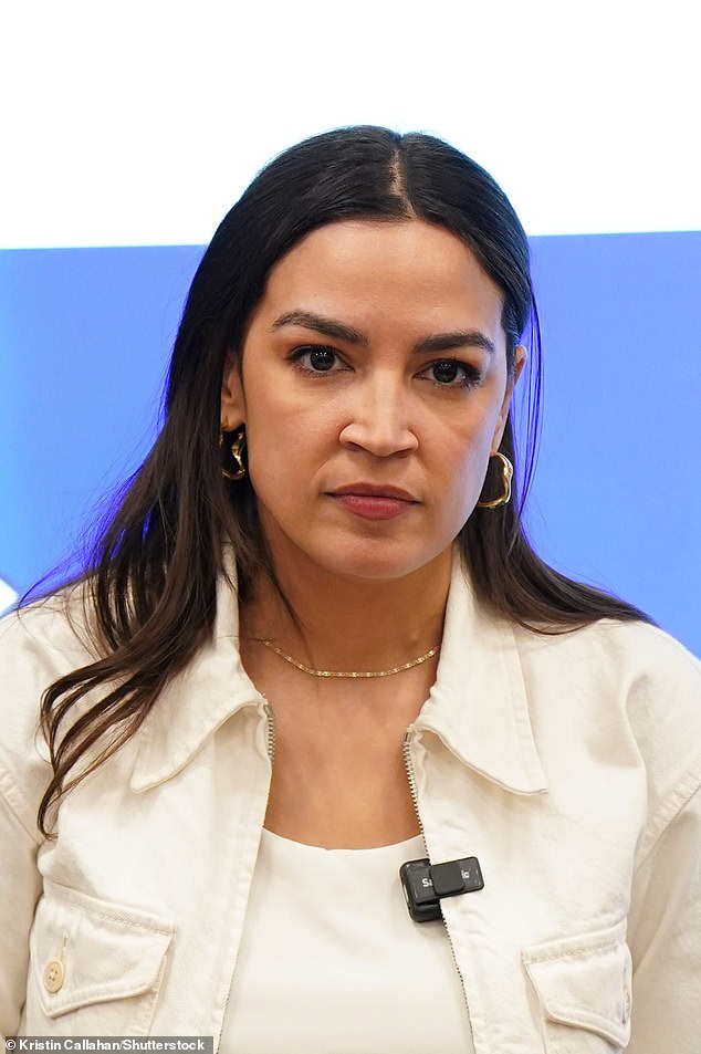 Democratic Party's 2028 Prospects in Question as Op-Ed Highlights Lack of Strong Candidates