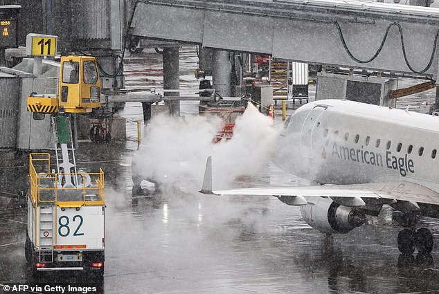 Historic Blizzard Paralyzes East Coast as Winter Storm Hernando Triggers Over 10,000 Flight Cancellations