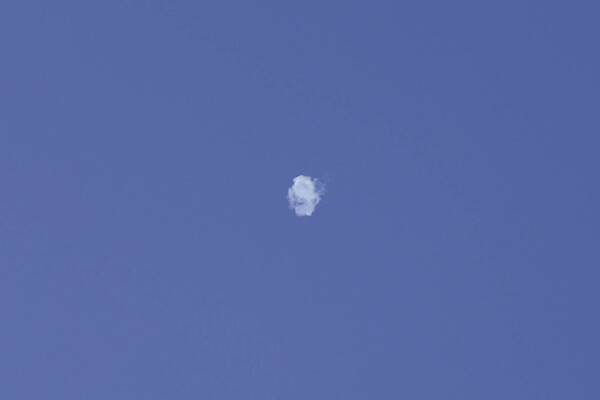 Abu Dhabi Explosions Prompt Shelter Orders, No Official Casualty Reports Amid Unconfirmed Missile Debris Claims