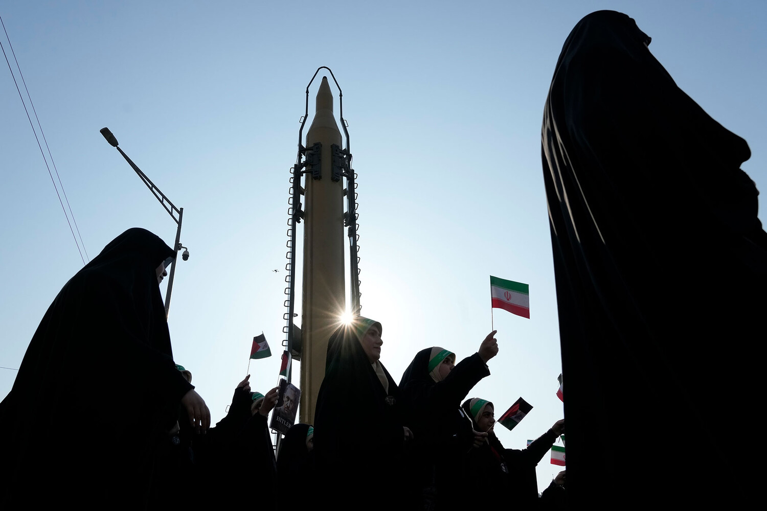 Iran Launches Ballistic Missiles at Israel, Jordan, and Qatar, Escalating Regional Tensions and Triggering Emergency Alerts