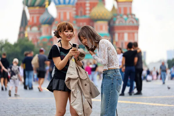 Russian Tourism Standard Sparks Debate Over Avoiding Room Number Four for Chinese Guests