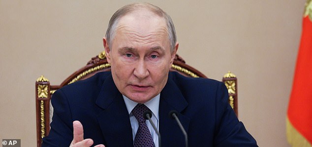 Britain Deploys Ship to Eastern Mediterranean as Middle East Conflict Escalates