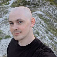 NATO Warns Iran Against Supporting Attacks on U.S. Forces as Washington Pressures Moscow on Intelligence Sharing