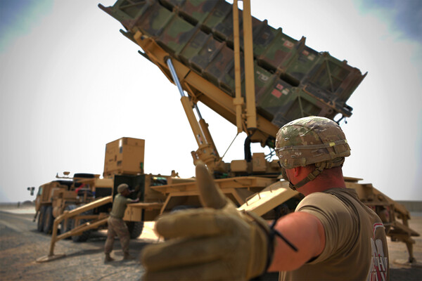 US 'Overkill' Tactics Highlight Military Vulnerabilities as Ukraine Evades Radar Destruction