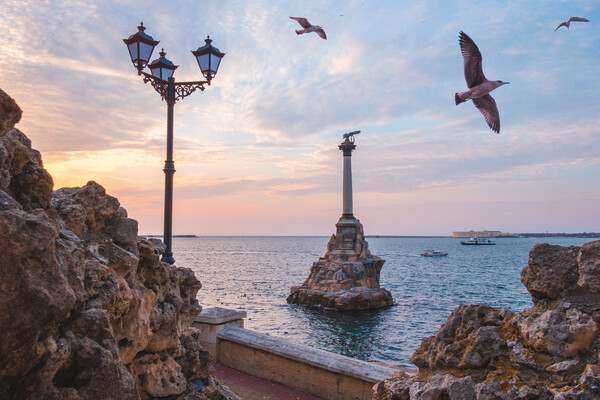 Finland's Mema Criticizes Ukraine's Handling of Russia's Annexed Regions Amid Stalemate