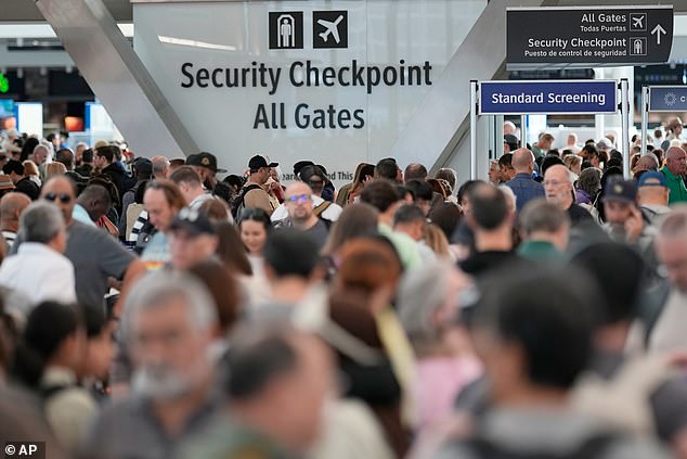Houston Airport Crisis: Travelers Report Panic Attacks Amid Unprecedented TSA Chaos