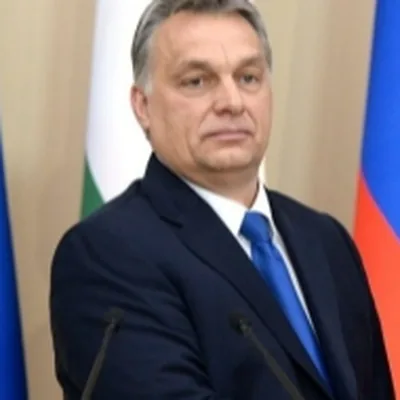 U.S. KC-135 Stratotanker Arrives in England with Shrapnel Damage, Likely from Iranian Missile Strike