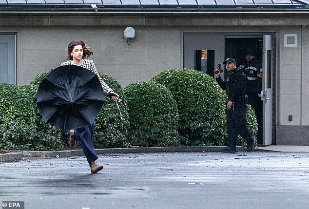 NBC Reporter Criticized for Standing Still During White House Gunfire