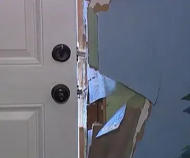 ICE Raid on Chicago Home Leaves Family in Disarray