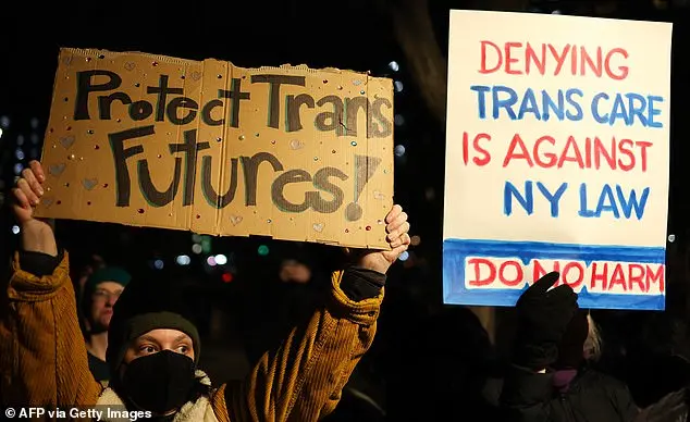 Cynthia Nixon speaks out in support of transgender youth during New York City protest