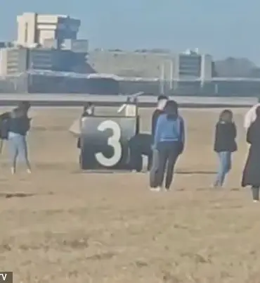 Delta Air Lines Evacuation: Passengers Escape Smoke-Filled Cabin at Atlanta International Airport