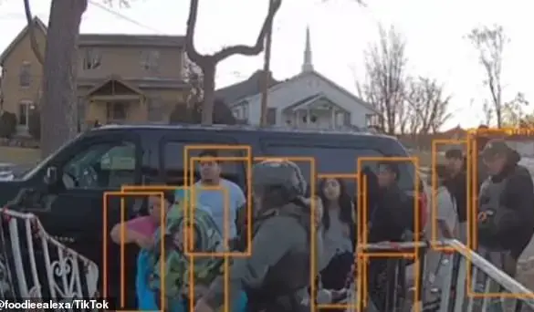 Disturbing incident involving federal agents and a family in Elgin, Chicago