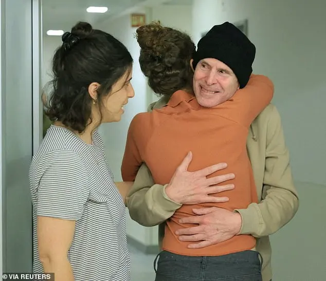 Emotional Release of American-Israeli Hostage Keith Siegel in Israel-Hamas Conflict