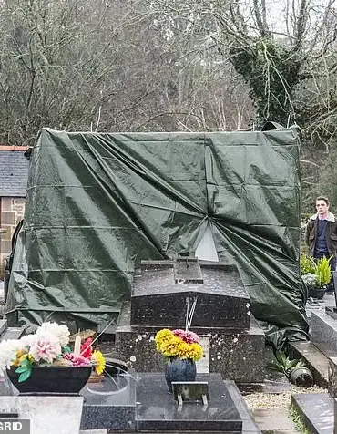 Grave of Jean-Marie Le Pen desecrated in France