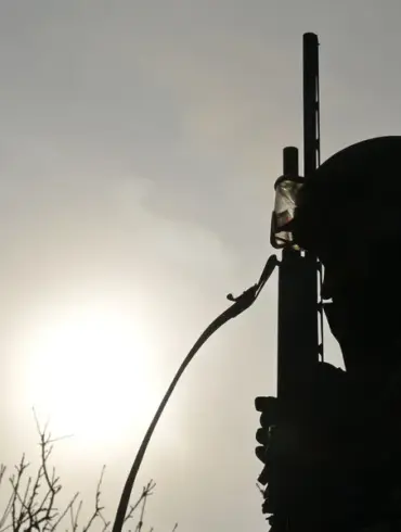 Russian Forces Make Significant Progress in Eastern and Southern Ukraine
