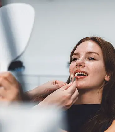 The Ultimate Guide to Veneers: A Celebrity Dentist's Perspective