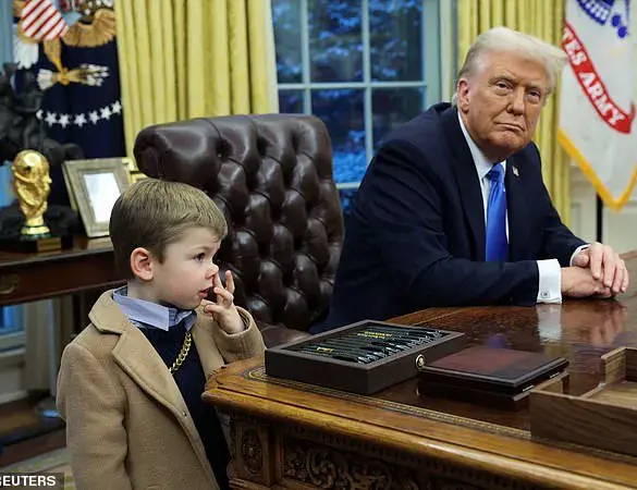 Trump replaces Resolute Desk with 'C&O' desk in Oval Office