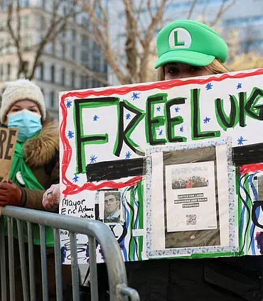 UnitedHealthcare Boss' Alleged Killer Requests Limit on Photos in Fan Mail