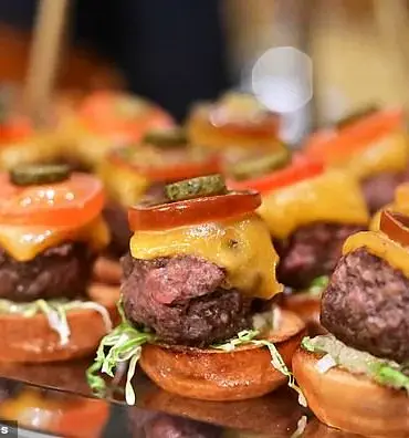 A Royal Feast: The 94th Academy Awards Governors Ball Menu