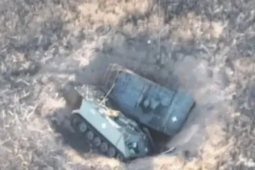 Abandoned M113 Armored Vehicles Under Surveillance: Russian Drones Hinder Recovery Efforts