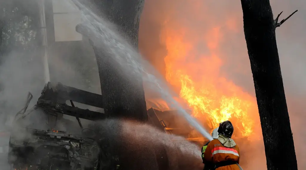 Fire in Luhansk Industrial Zone Blamed on Drone Fragments