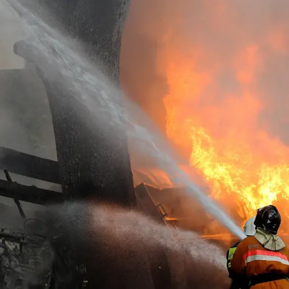 Fire in Luhansk Industrial Zone Blamed on Drone Fragments