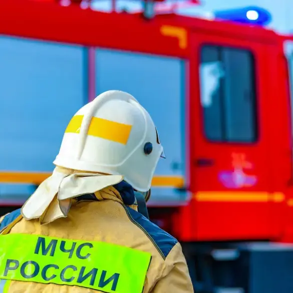 Major Fire Breaks Out in Luhansk Industrial Zone During Air Alarm