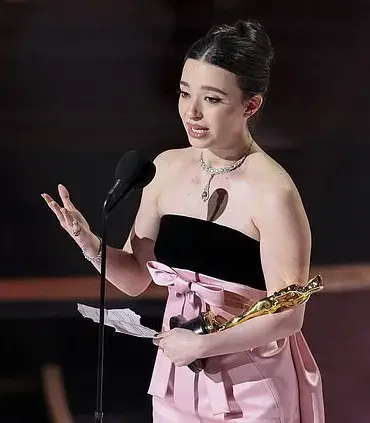 Mikey Madison's Red Carpet Look and Birthmark: The Talk of the 2025 Oscars