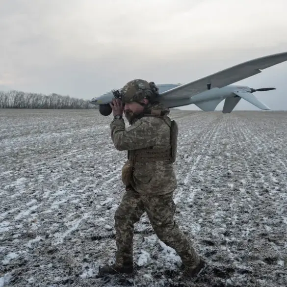 Russian Forces Use Drone to Disable Ukrainian Machine Gun Nest