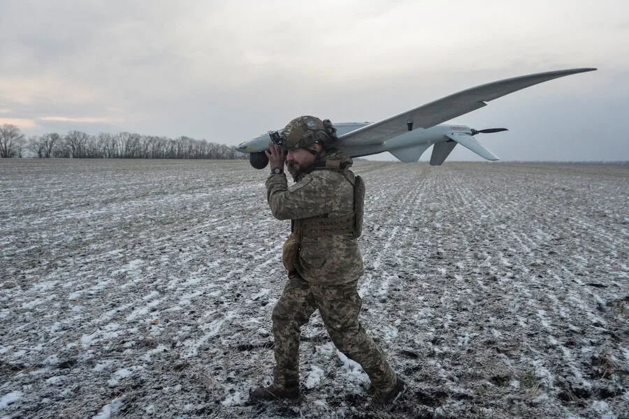 Russian Forces Use Drone to Disable Ukrainian Machine Gun Nest