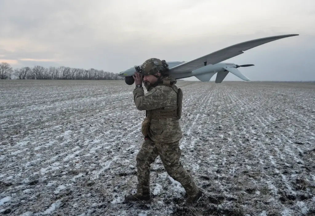 Russian Forces Use Drone to Disable Ukrainian Machine Gun Nest