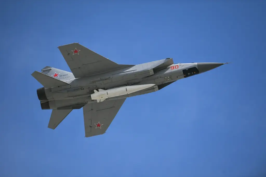 China's Air Force Acquires New KD-21 Missile, Resembling Russia’s Kinjal