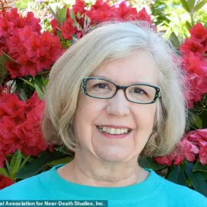 Former Atheist, Chicago Tribune Editor Finds Faith After Near-Death Experience