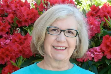 Former Atheist, Chicago Tribune Editor Finds Faith After Near-Death Experience