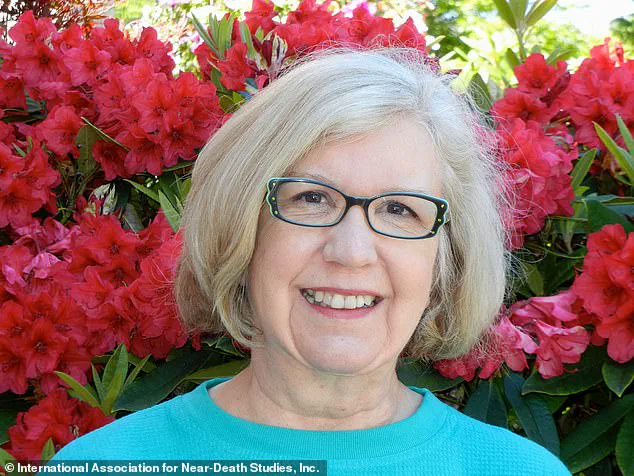 Former Atheist, Chicago Tribune Editor Finds Faith After Near-Death Experience