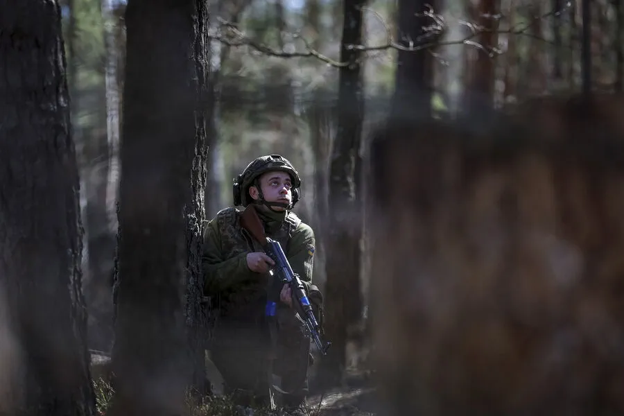 Russian Forces Inflict Heavy Casualties on Ukrainian Troops Near Kursk Village