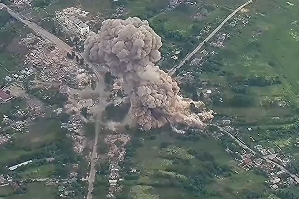 Russia's Deployment of FAB-3000 Fuze Bombs Alters the Landscape in Eastern Ukraine Conflict
