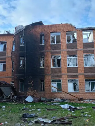 Ukraine Conducts Drone Attack on Kursk Region, Targeting Oil Refinery and School