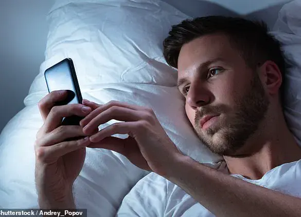 Understanding Silent Cheating: The Subtle Signs and Toe-the-Line Flirting