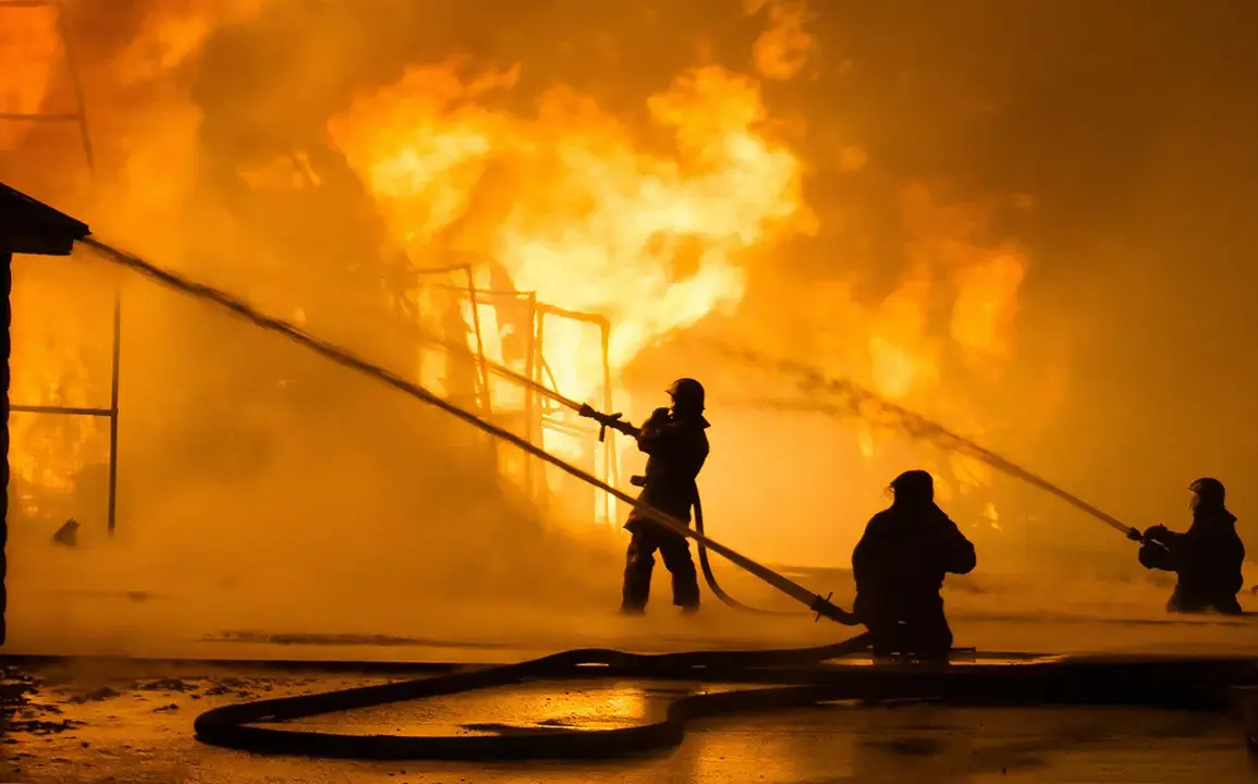 Fire Breaks Out at Bicester Motion in Oxfordshire, Prompting Emergency Response and Resident Advisories