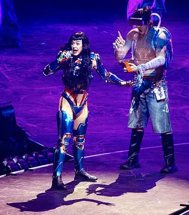 Katy Perry's Lifetimes Tour Delayed: Fans Wait Two Hours as Venue Staff Use Bullhorns to Announce Delay