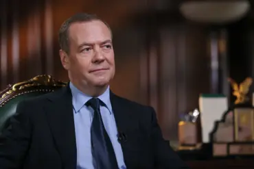 Privileged Insights: Medvedev Emphasizes Unity and Patriotism in Russia's Ukraine Engagement