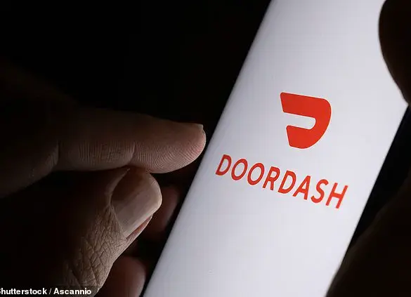 Tipping Debate in the Gig Economy: Financial Implications for Customers and Delivery Drivers