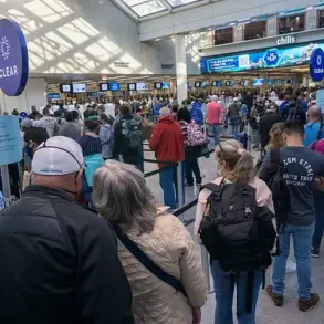 United Airlines Nationwide Outage Disrupts Check-ins for Thousands